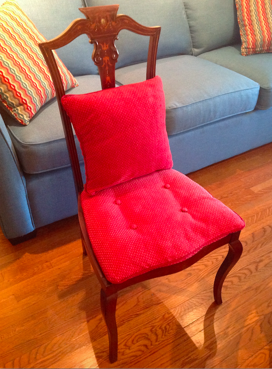 Antique lady's chair, Niagara