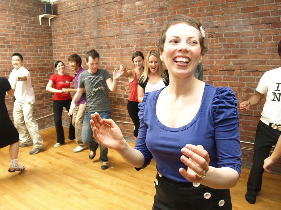 lindy-hop-in-toronto-with-mandi-gould2.jpg