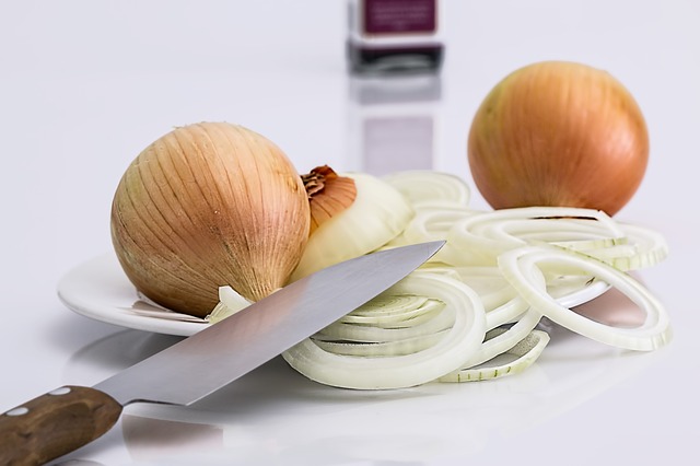 Famous Raw Onion Bread